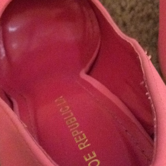 Pink and new never been worn no refunds - Picture 4 of 4